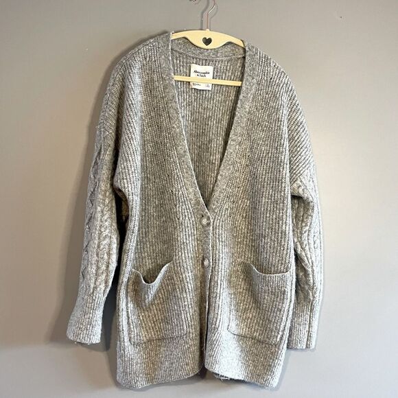 Abercrombie & Fitch Gray Knit Cardigan & Pant Sweater Set | SZ L & M - Picture 4 of 16